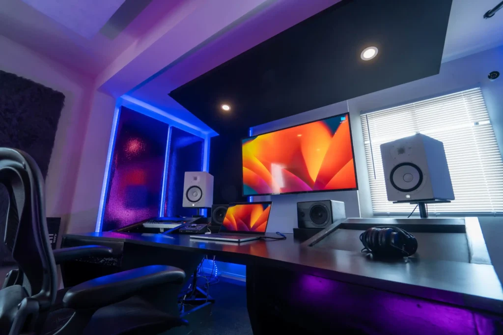 Top Office Desk Setups 2025 That Made These CEOs 40% More Productive 4 The Creative Professional Studio Setup office