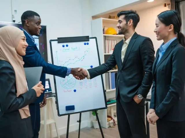 How Vendors Help Resellers Compete in Crowded Markets