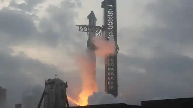 SpaceX Starship Megarocket Launch: Flight 11 Marks Critical Milestone for Moon and Mars Missions 1 spacex starship flight 11 launch october 2025