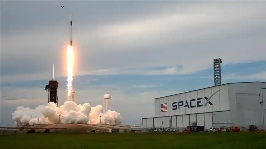 SpaceX Starship Megarocket Launch: Flight 11 Marks Critical Milestone for Moon and Mars Missions 3 starship vs saturn v size comparison infographic