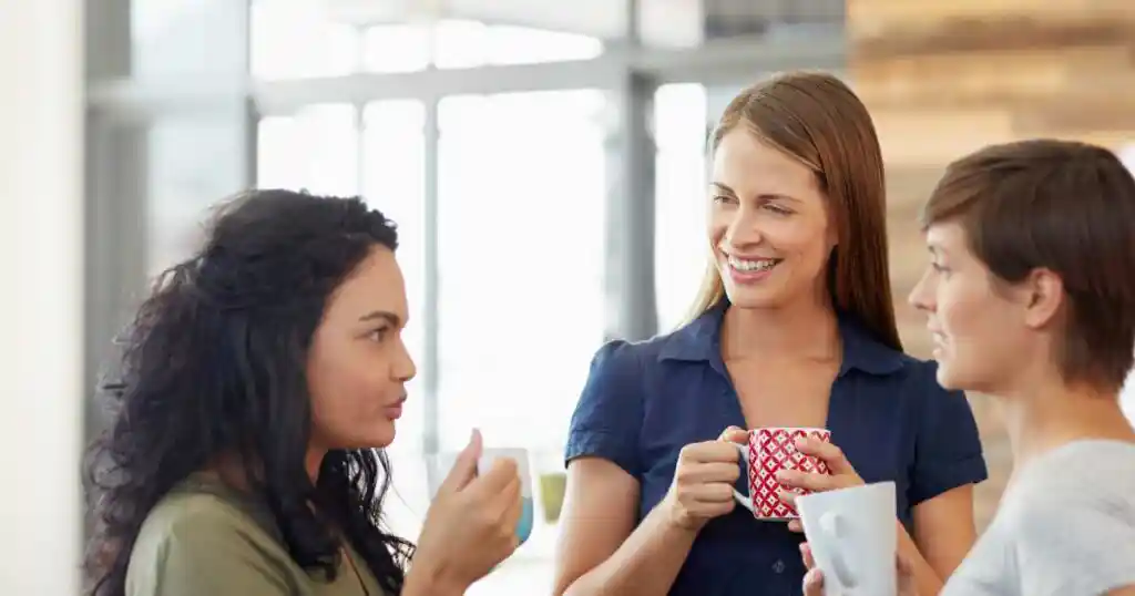 Comparison chart showing differences between interpersonal intelligence and intrapersonal intelligence with examples