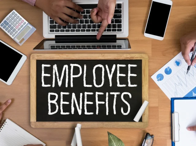Best employee benefits administration software comparison 2025 showing top 10 platforms with ratings and pricing