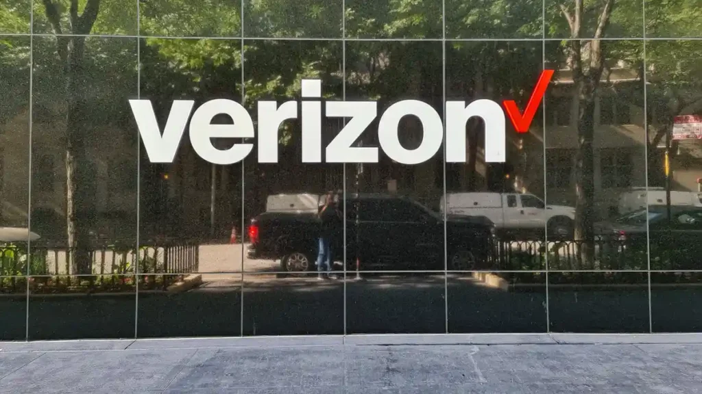 Verizon Outage August 30 2025: 23,000+ Users Affected by Nationwide Service Disruption - Complete Analysis & Solutions 2 Verizon Network Outage Major software issue puts Verizon phones in SOS mode across America