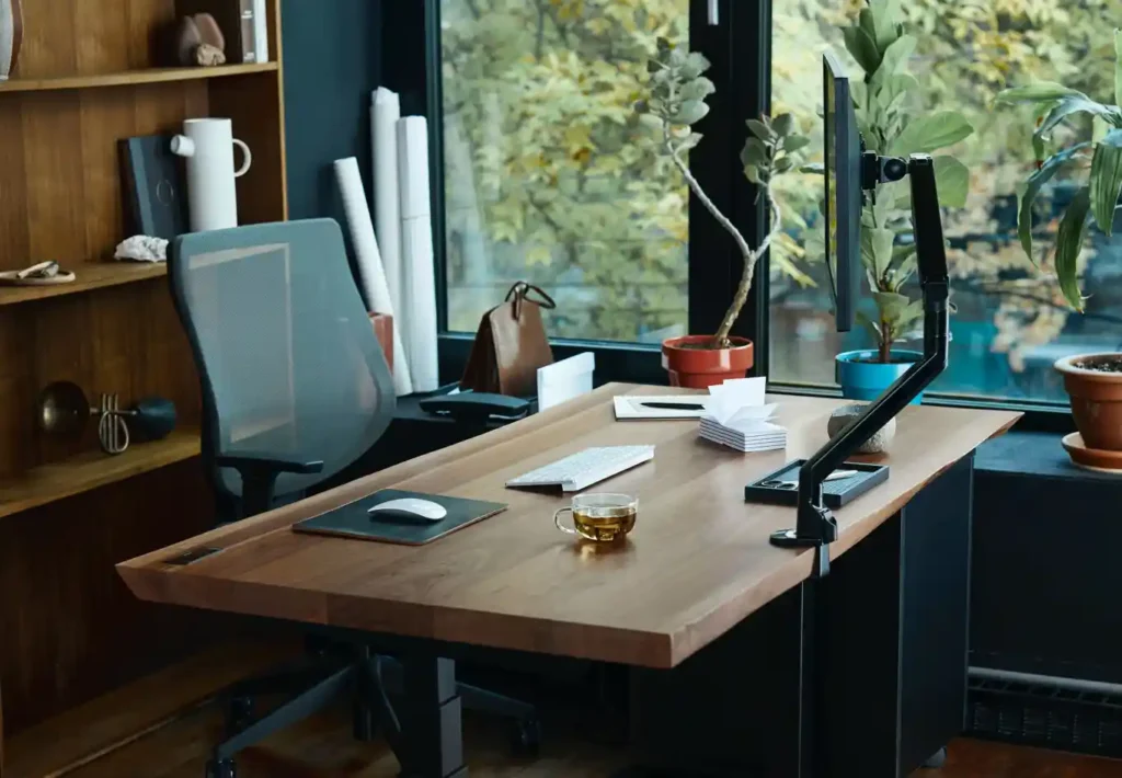 Small office desk setup ideas 2025