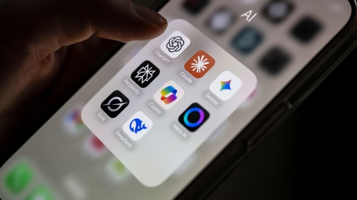 Best AI Apps 2026: 12 iPhone & Android Apps Tested and Compared