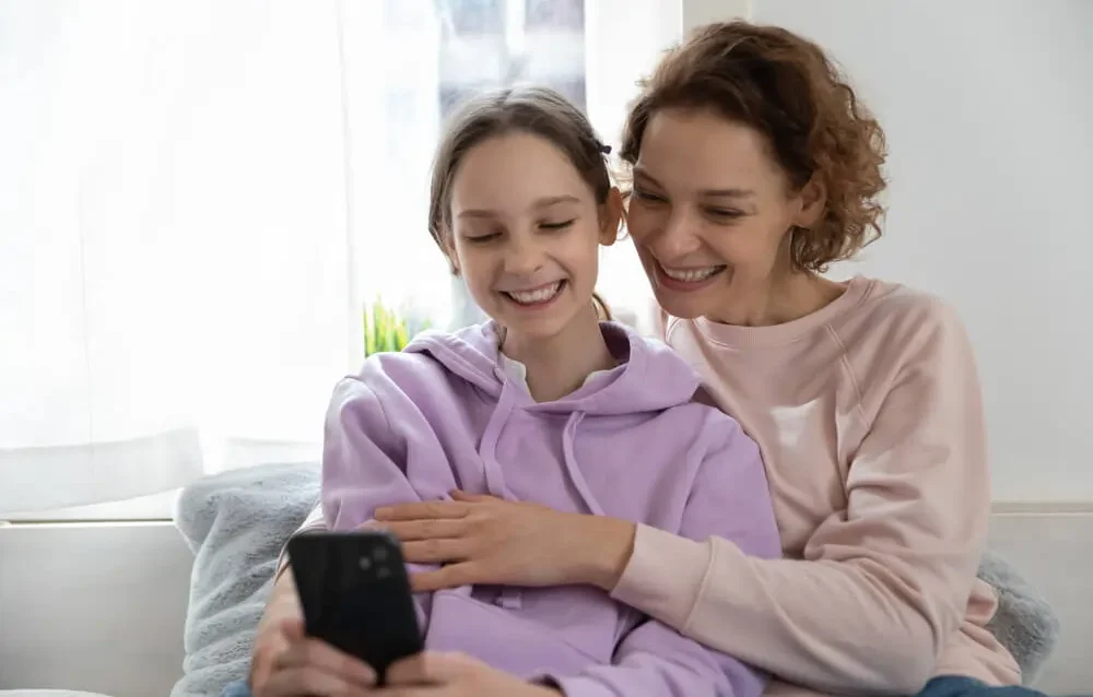 What Does "Bet" Mean in Texting? Slang Definition & Examples "Bet" means agreement or confirmation in texting — a one-word way to say "sounds good" or "I'm in." Origin, all usage registers, ironic use, and when not to say it. What Does Bet Mean in Texting? explained