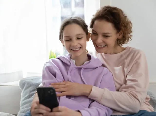 What Does "Bet" Mean in Texting? Slang Definition & Examples "Bet" means agreement or confirmation in texting — a one-word way to say "sounds good" or "I'm in." Origin, all usage registers, ironic use, and when not to say it. What Does Bet Mean in Texting? explained