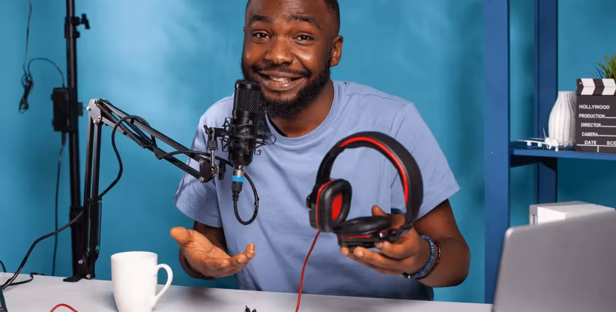 Podcast advertising statistics 2026 chart showing US podcast ad revenue rising to $2.862 billion Podcast CPM rates 2026 comparison of host-read, dynamic and programmatic ad pricing
