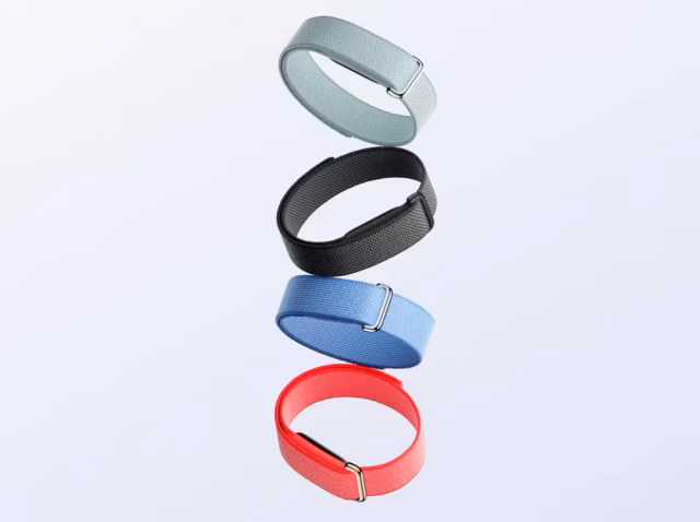 fitbit-statistics Fitbit statistics 2026 chart showing the Wearable Platform Absorption Index reading of 77.5 by Axis Intelligence Research Timeline of Fitbit feature retirements from the 2021 Google acquisition to the May 2026 Google Health app transition