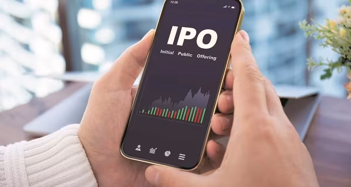 middle-east-ipo-statistics Middle East IPO statistics 2026 chart showing MENA IPO proceeds falling from .6bn in 2024 to .3bn in 2025 Tadawul, ADX and DFM listing data with the Axis MENA IPO Concentration Index reading for Q1 2026