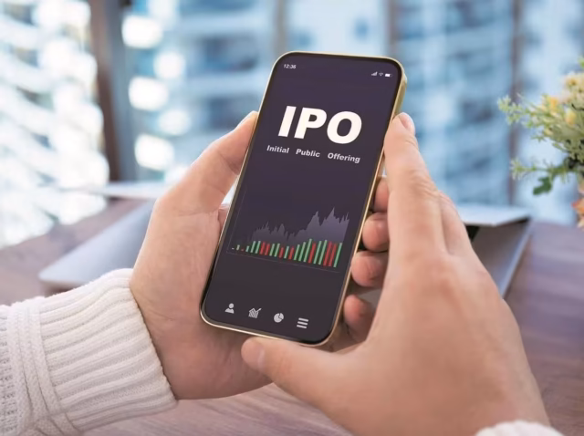 middle-east-ipo-statistics Middle East IPO statistics 2026 chart showing MENA IPO proceeds falling from .6bn in 2024 to .3bn in 2025 Tadawul, ADX and DFM listing data with the Axis MENA IPO Concentration Index reading for Q1 2026