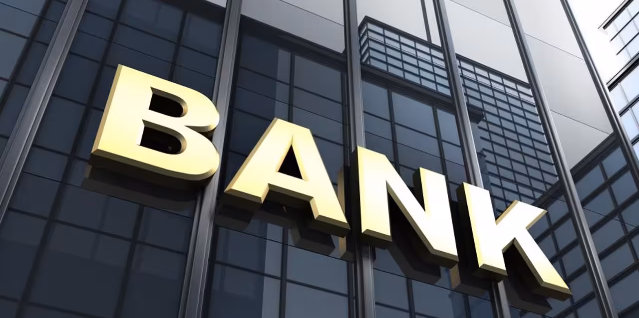 bank-layoffs Bar chart of 2026 bank layoffs linked to AI, showing Citigroup 20,000, Standard Chartered 7,840, ABN AMRO 5,200 and Barclays 5,000 roles, coloured by attribution tier, Wells Fargo headcount falling from 210,821 to 194,369 between September 2025 and September 2026, Axis Intelligence Research