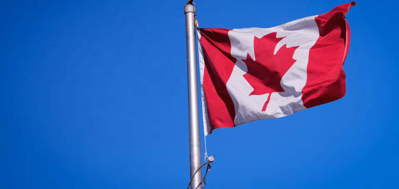 canada-fraud-statistics Canada fraud statistics 2026 chart showing 4 million in reported fraud losses and a 33% rise in loss per victim, Canadian Anti-Fraud Centre data 2025: investment fraud and recovery scam losses compared with police-reported fraud rates